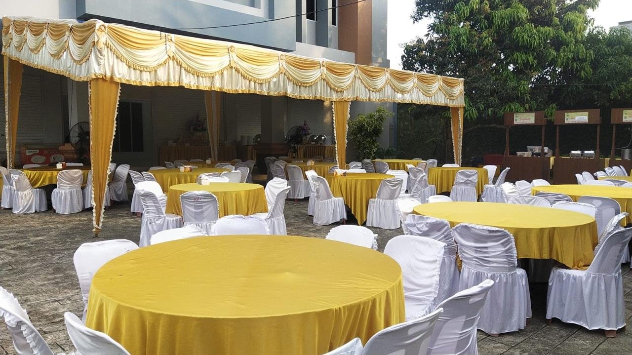 Meja Table Setting